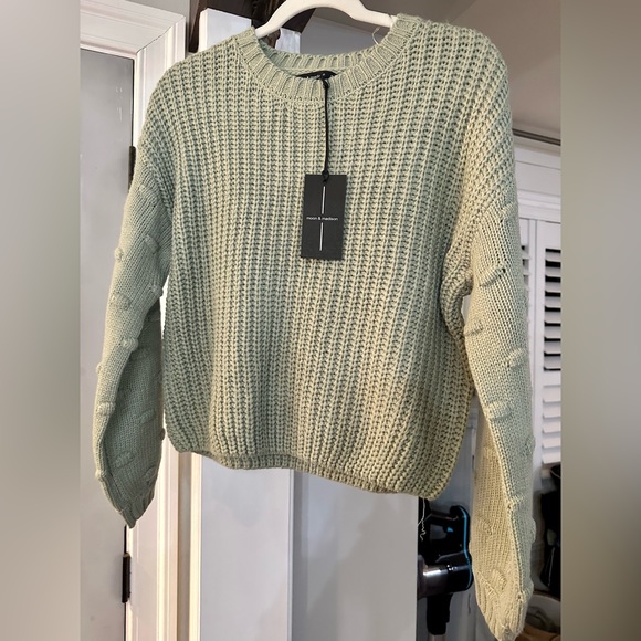 Moon & Madison Pale Green Cropped Sweater - Picture 3 of 5
